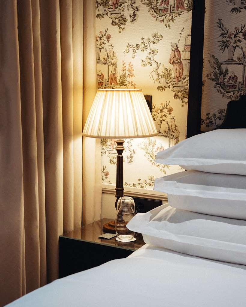 Villa Dagmar Estocolmo Quarto foto A pleated lampshade