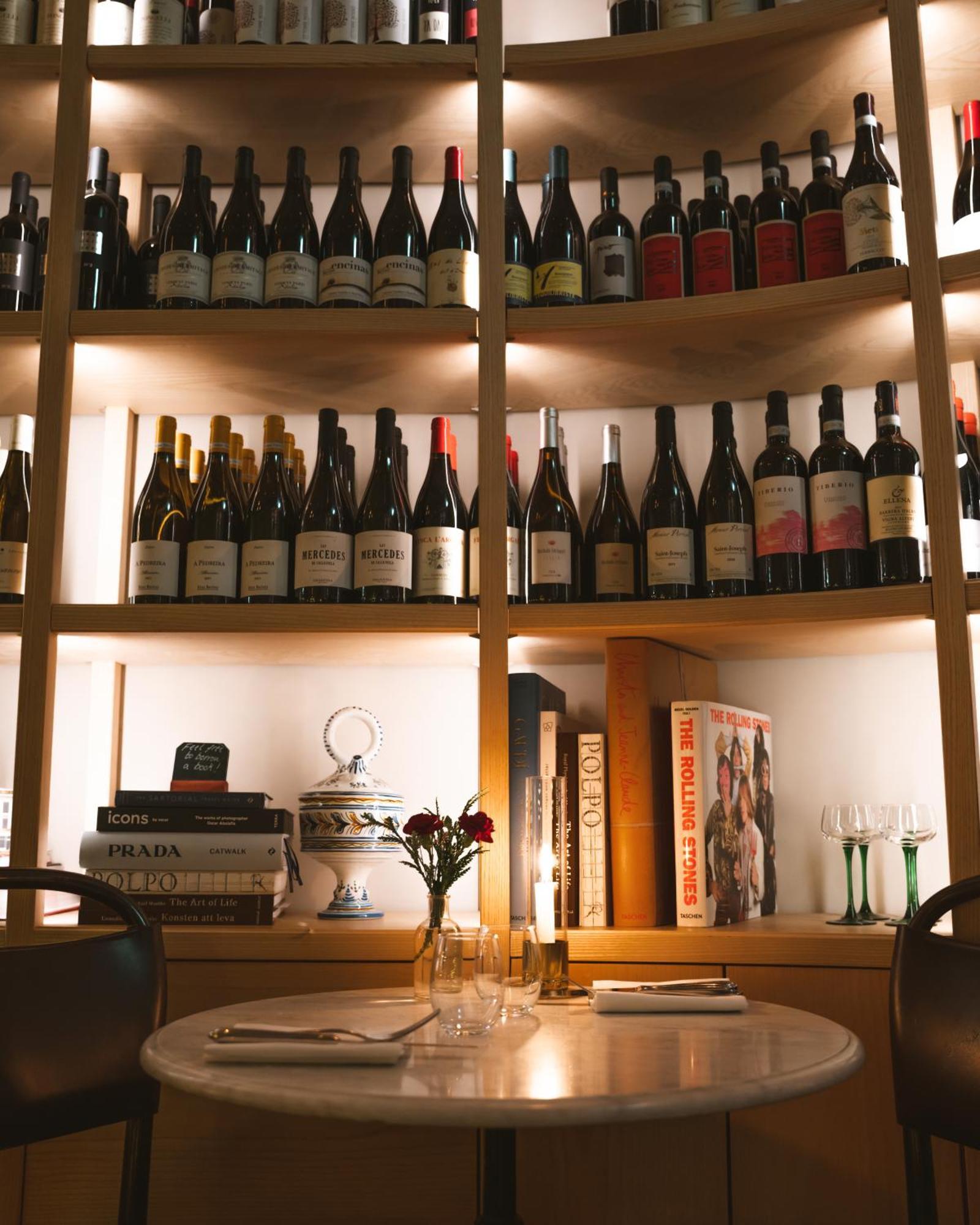 Villa Dagmar Estocolmo Exterior foto A wine bar in Paris